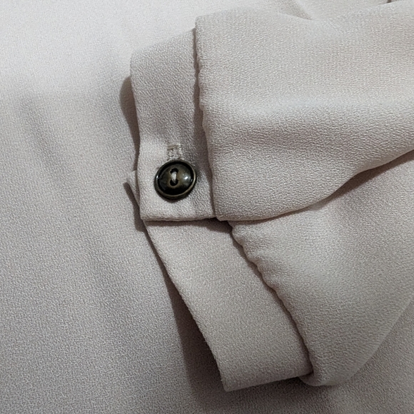 LUSH | light blush blouse, flowy, long sleeves with button accents, size medium - Picture 6 of 9